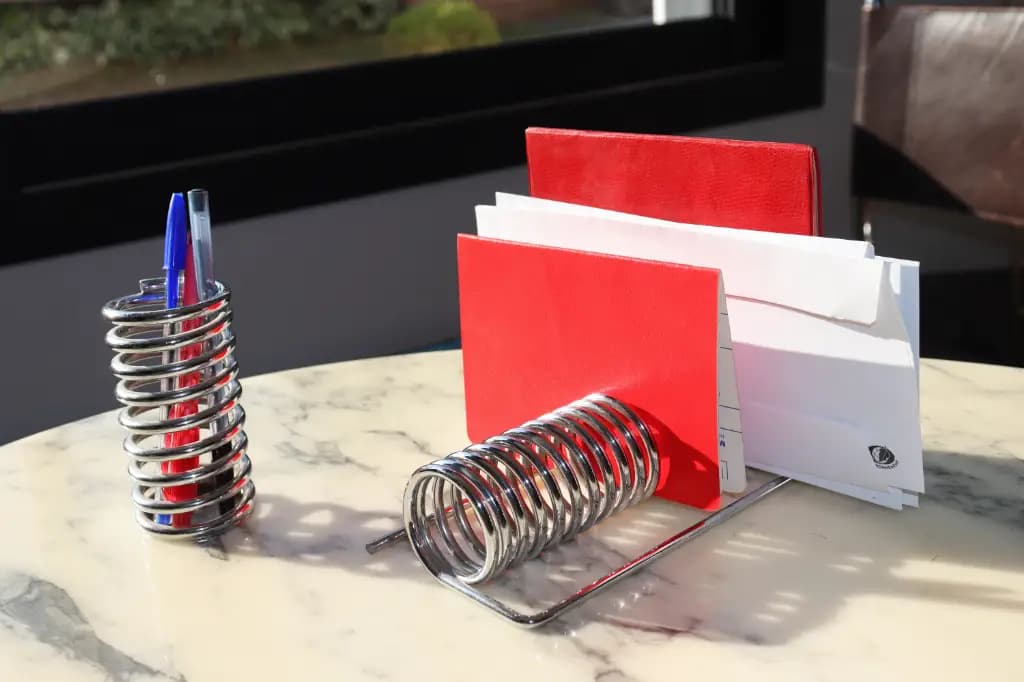 Thumbnail for Ensemble porte lettres et porte stylos
