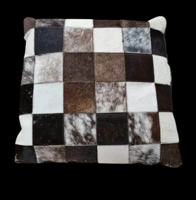 Coussin patchwork en peau veritable