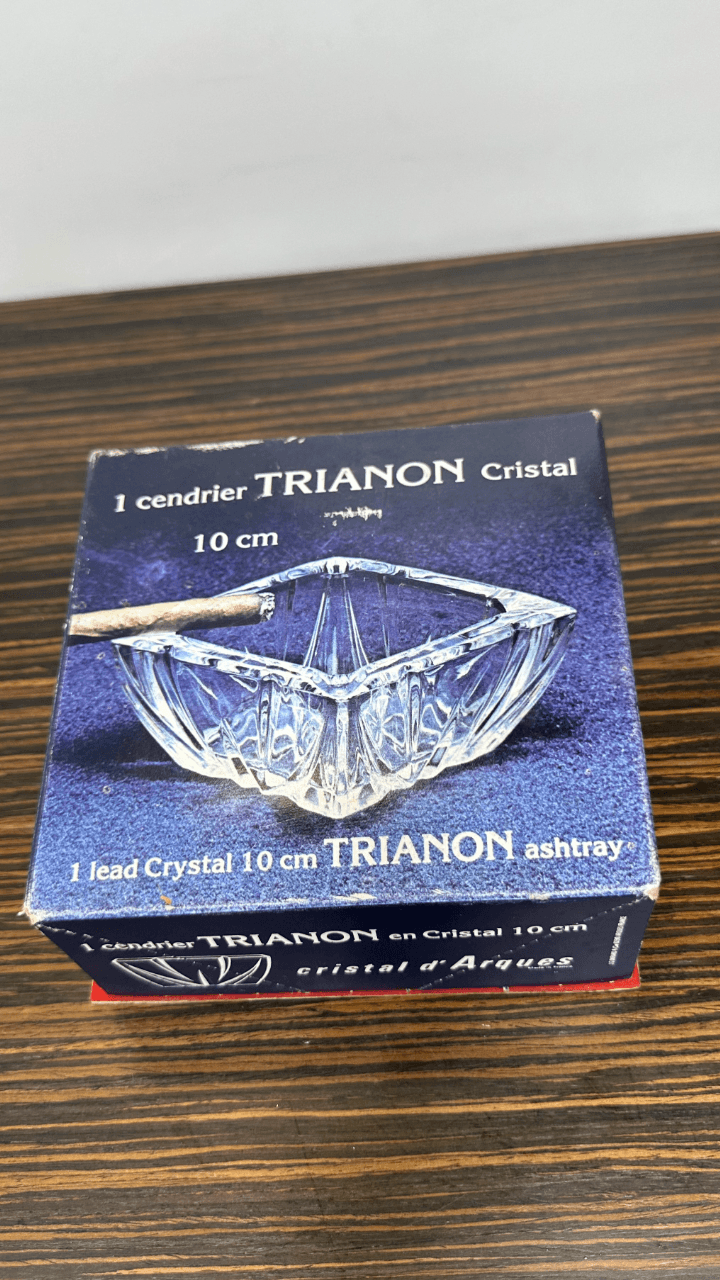 Thumbnail for Cendrier en cristal