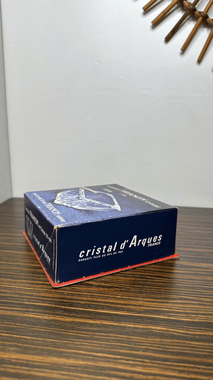 Thumbnail for Cendrier en cristal