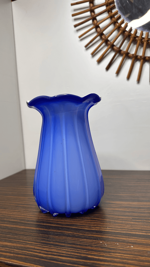 Thumbnail for Vase en verre soufflé