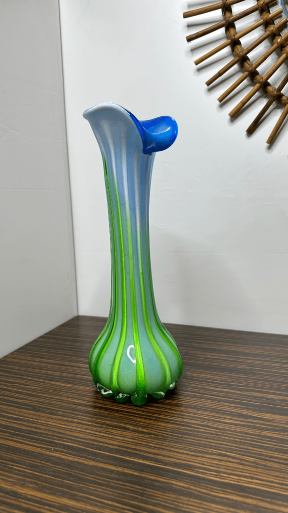 Thumbnail for Vase en verre soufflé