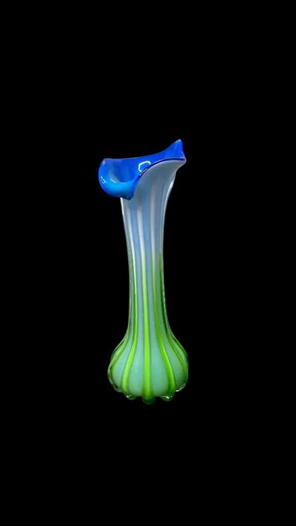 Vase en verre soufflé
