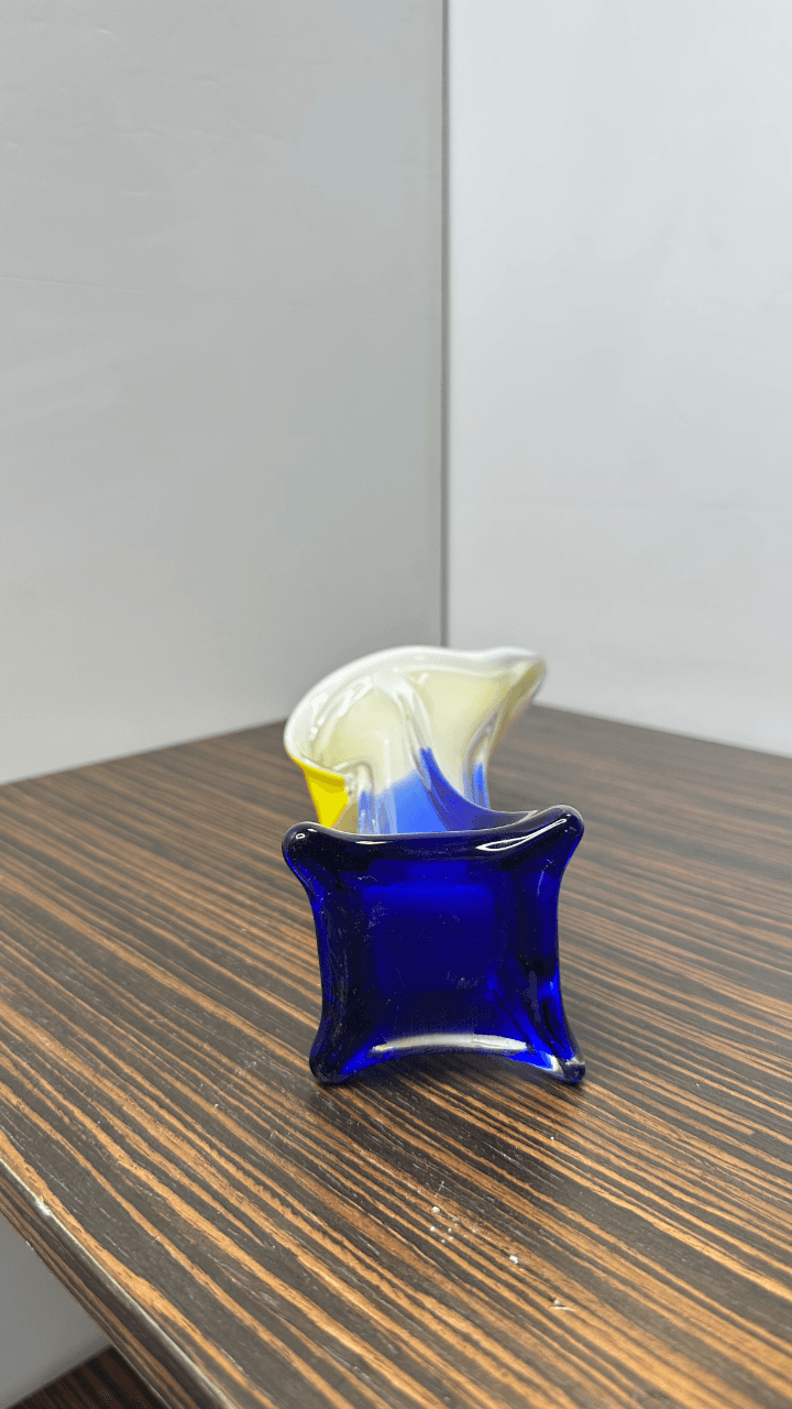 Thumbnail for Vase en verre soufflé