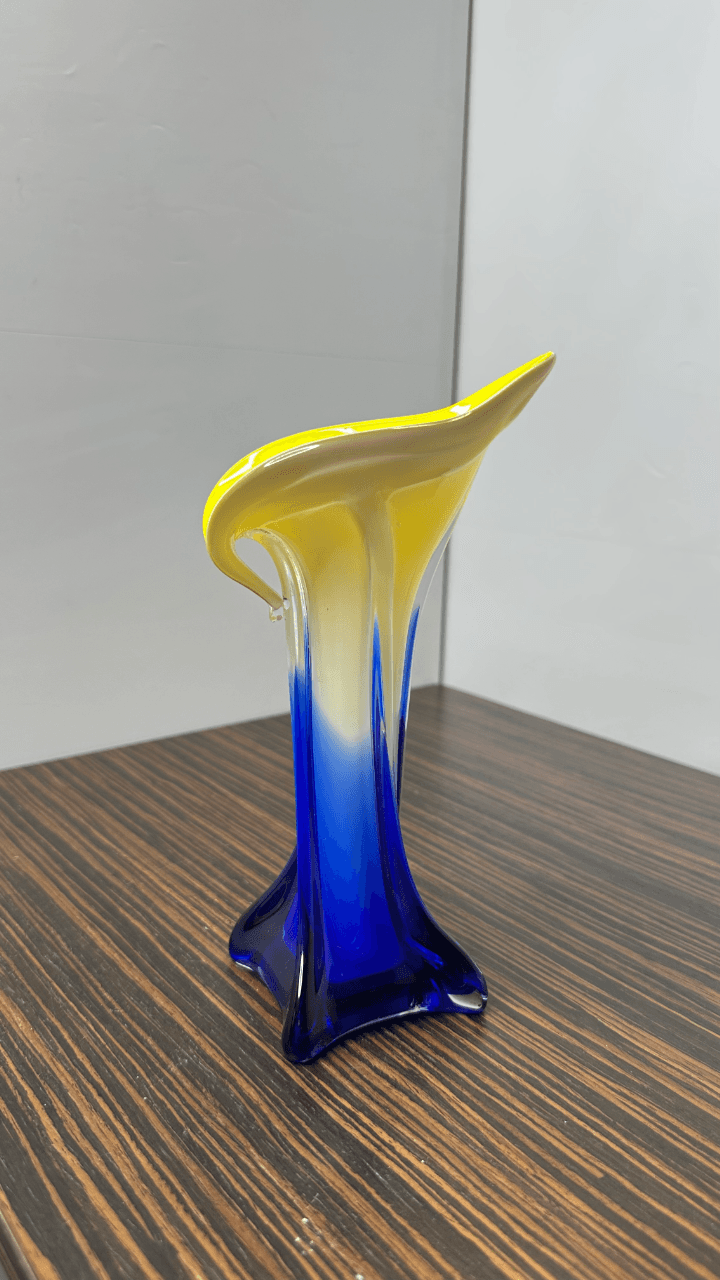 Thumbnail for Vase en verre soufflé