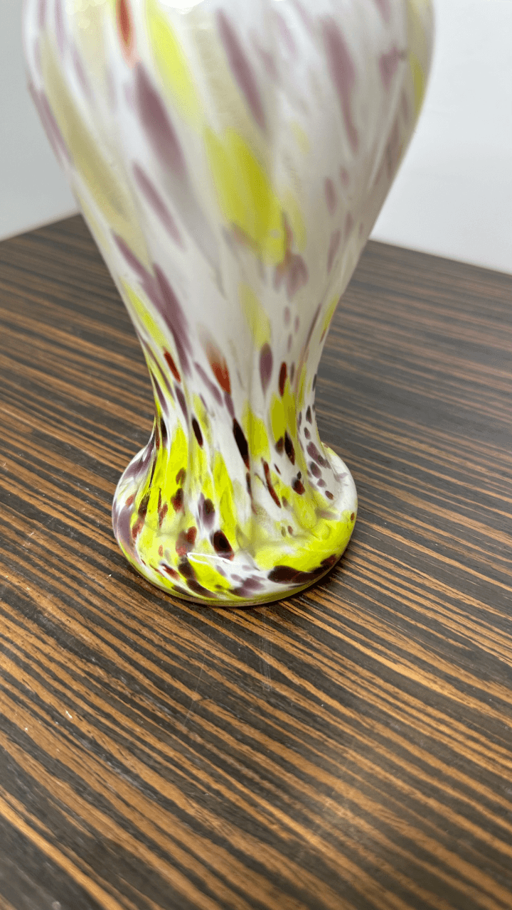 Thumbnail for Vase en verre soufflé