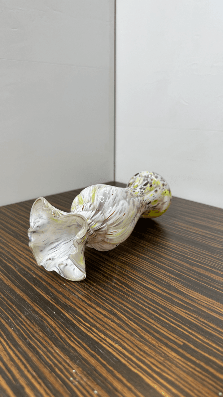 Thumbnail for Vase en verre soufflé