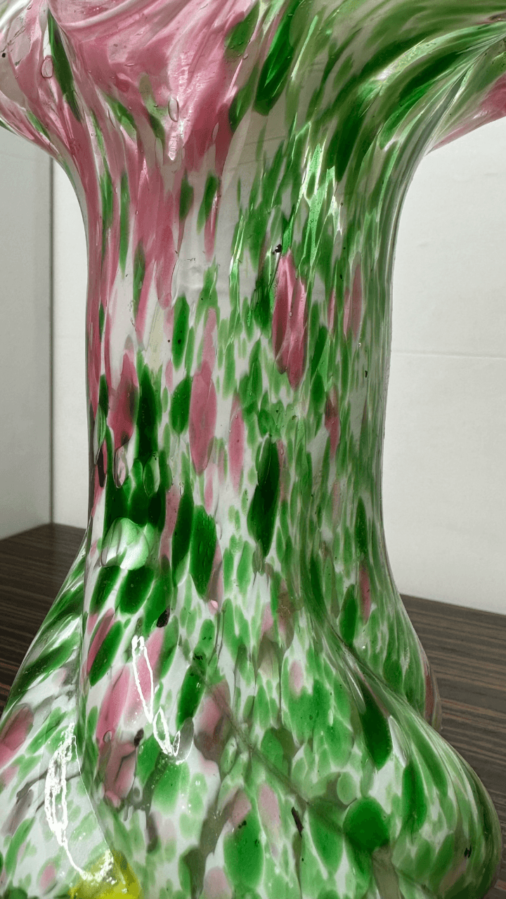 Thumbnail for Vase en verre soufflé