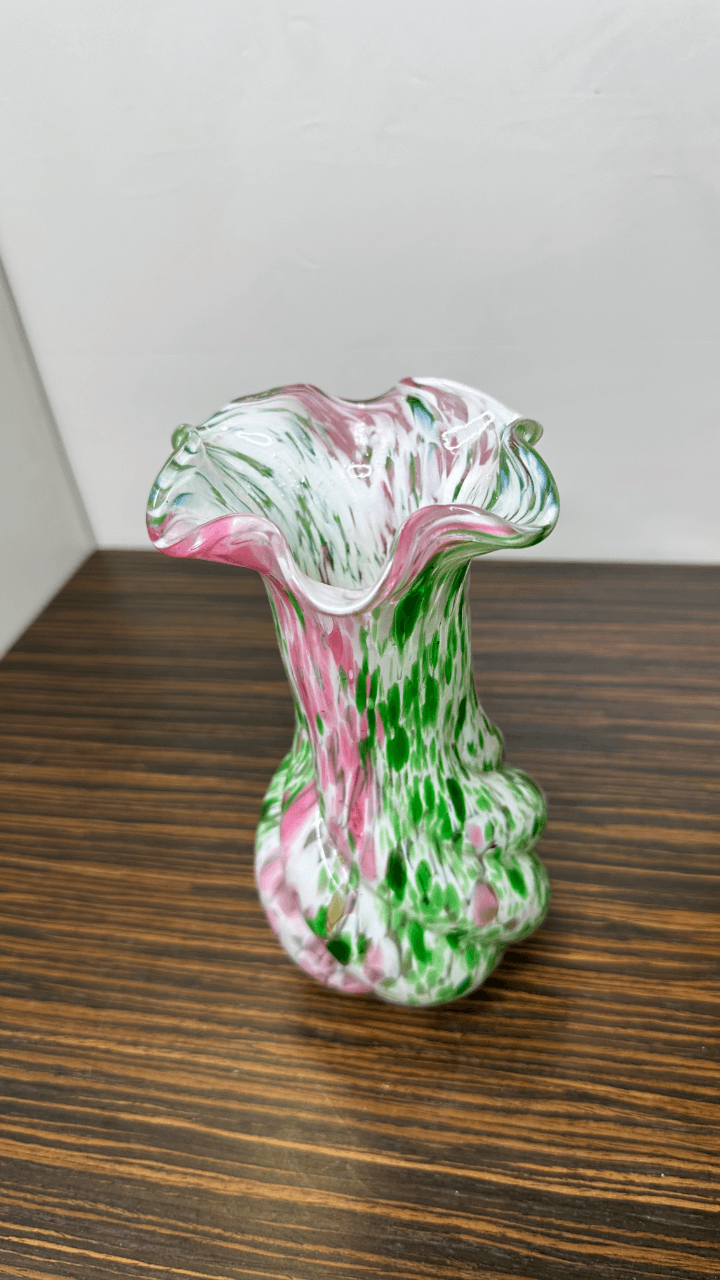 Thumbnail for Vase en verre soufflé