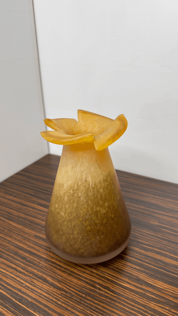 Thumbnail for Vase en verre soufflé