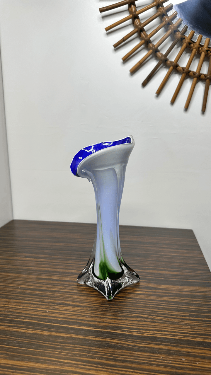 Thumbnail for Vase en verre soufflé