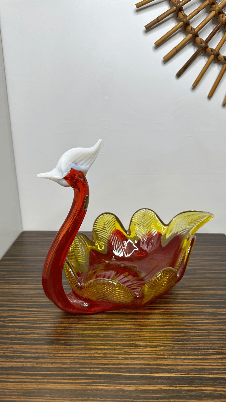 Thumbnail for Cygne en verre