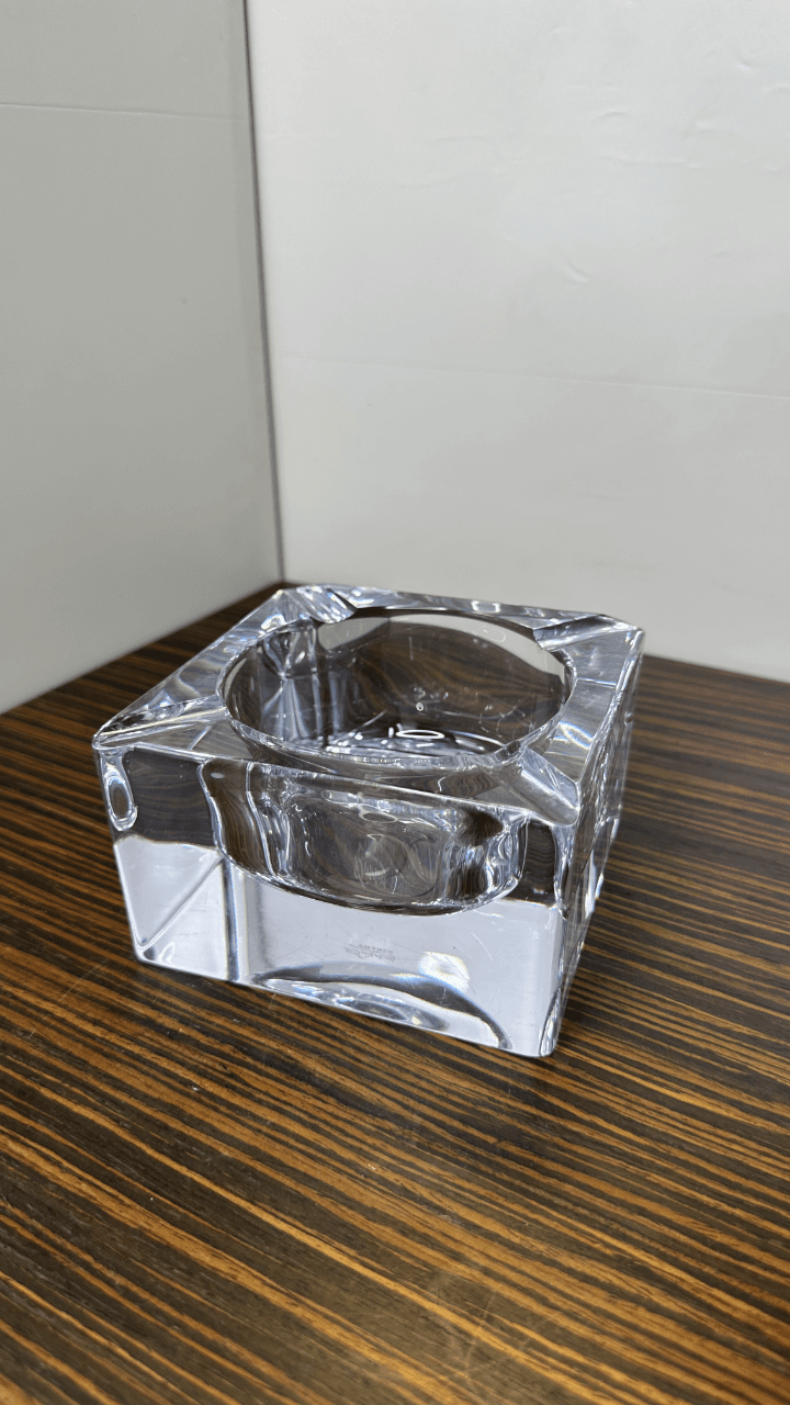 Thumbnail for Cendrier en cristal