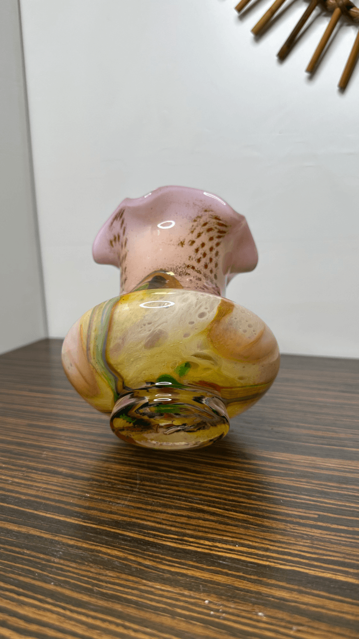 Thumbnail for Vase en verre soufflé