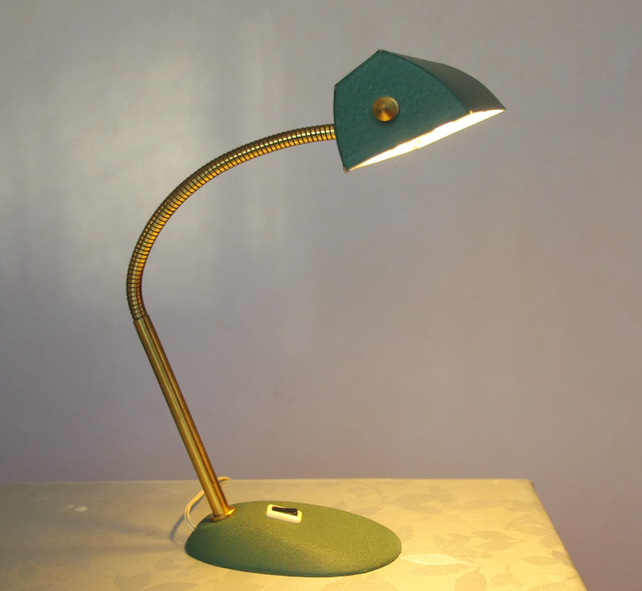 Thumbnail for Lampe de bureau 1950 couleur verte.