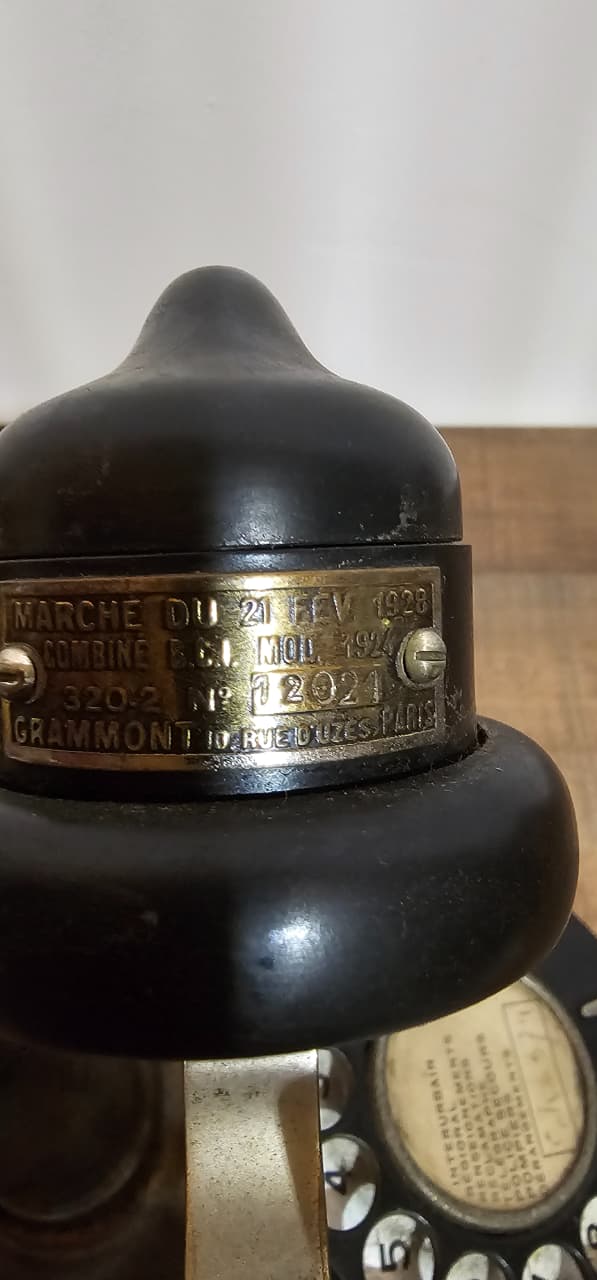 Thumbnail for Téléphone